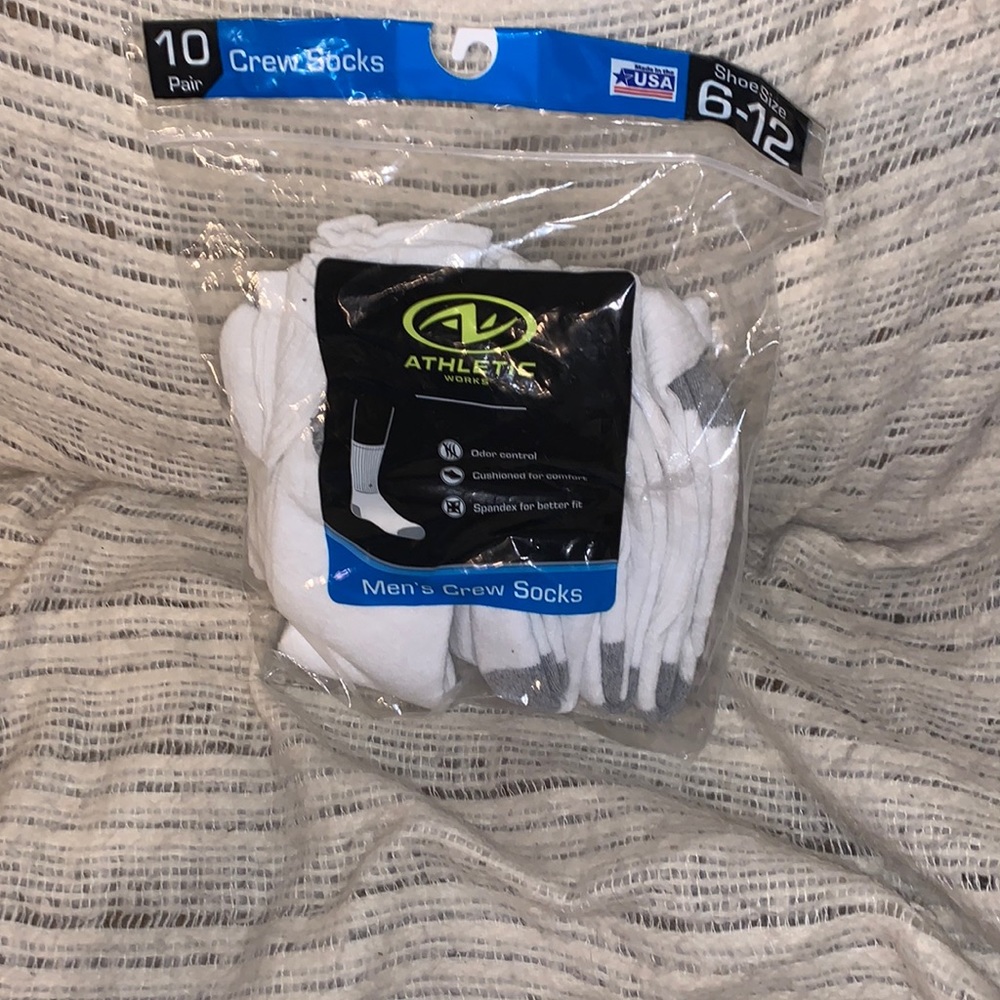 Athletic Works New in package men’s crew socks 6-12